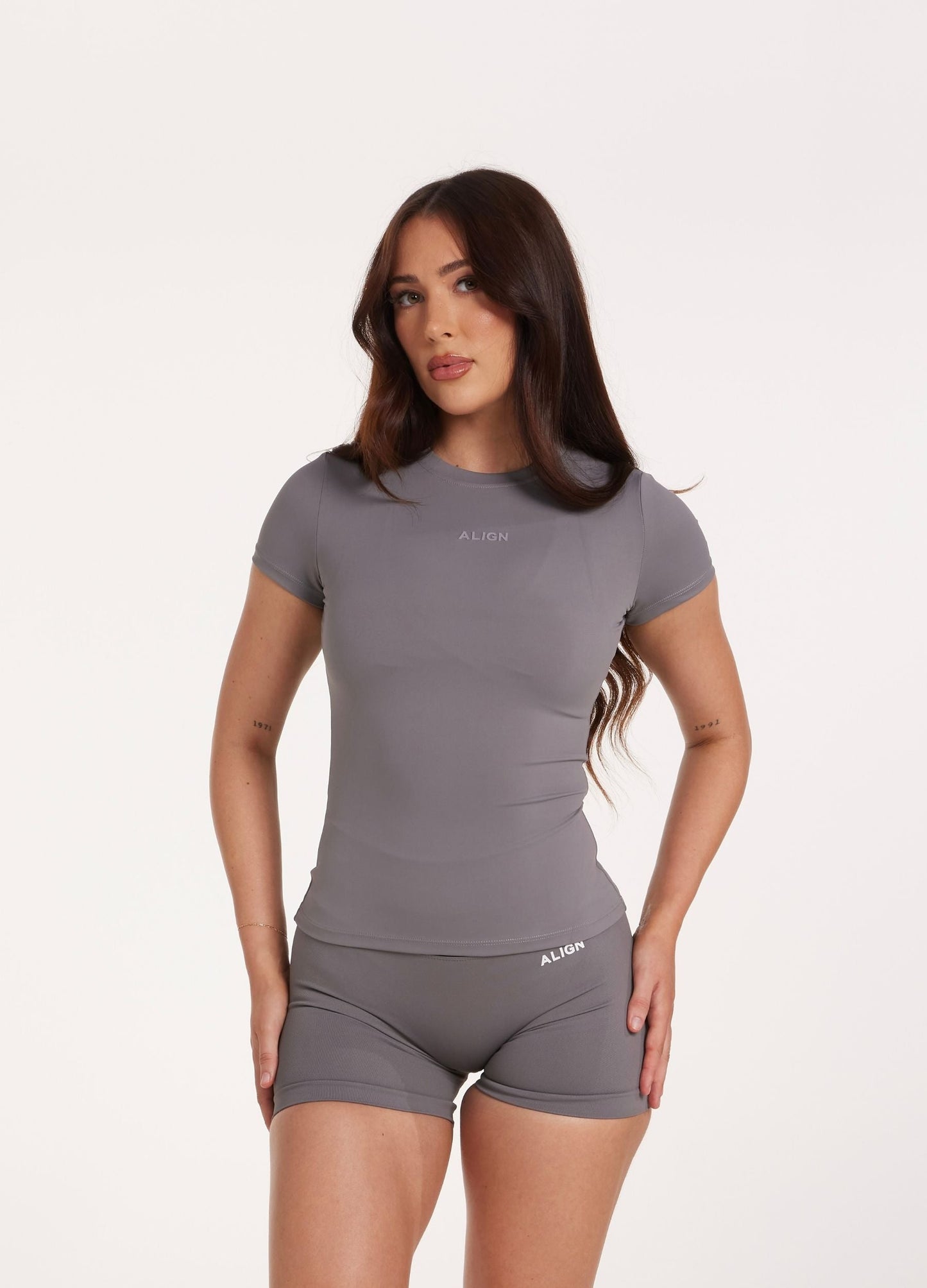 🎁 Fitted Tee (100% off)